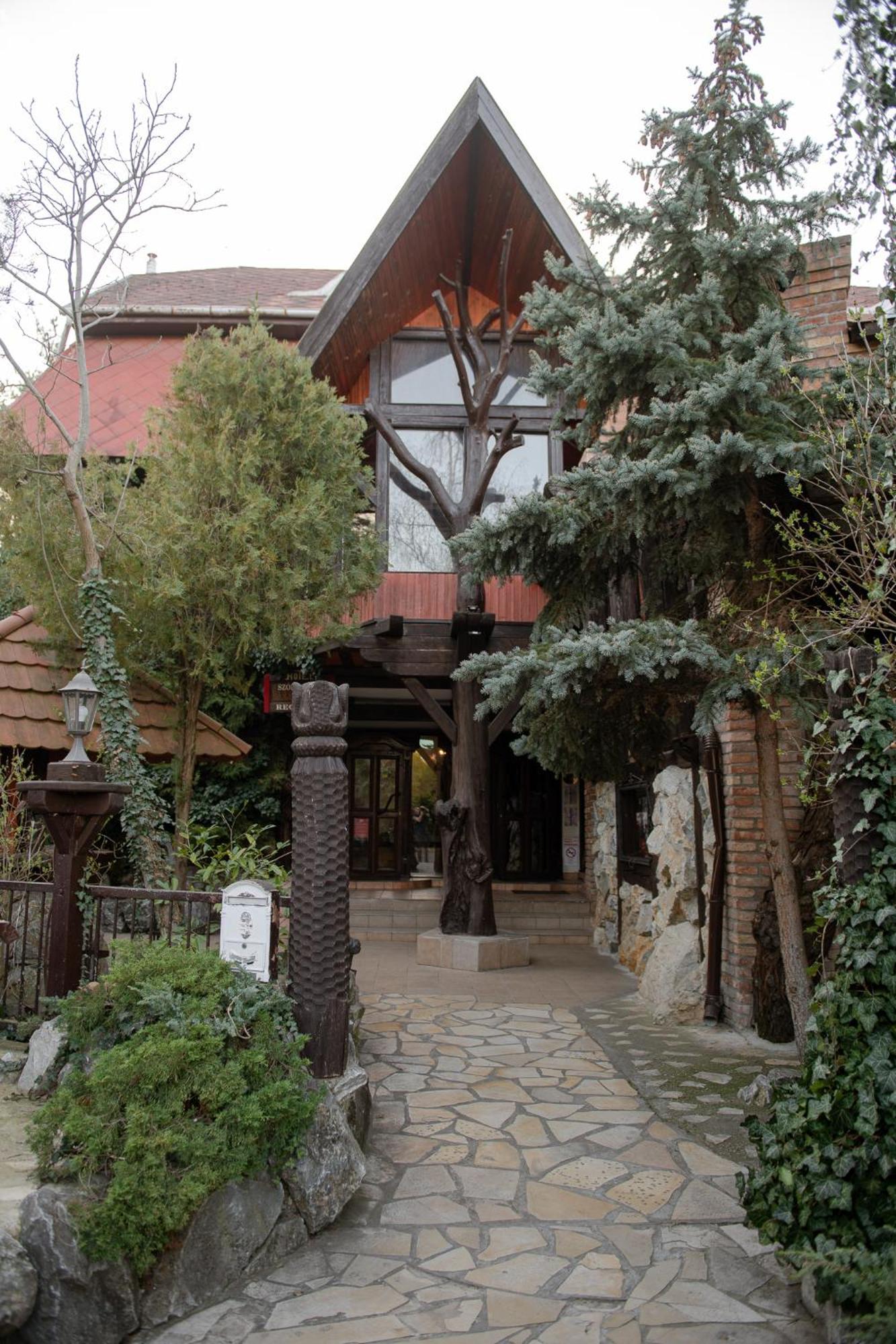 Hotel Barbizon Nyiregyhaza Exterior foto