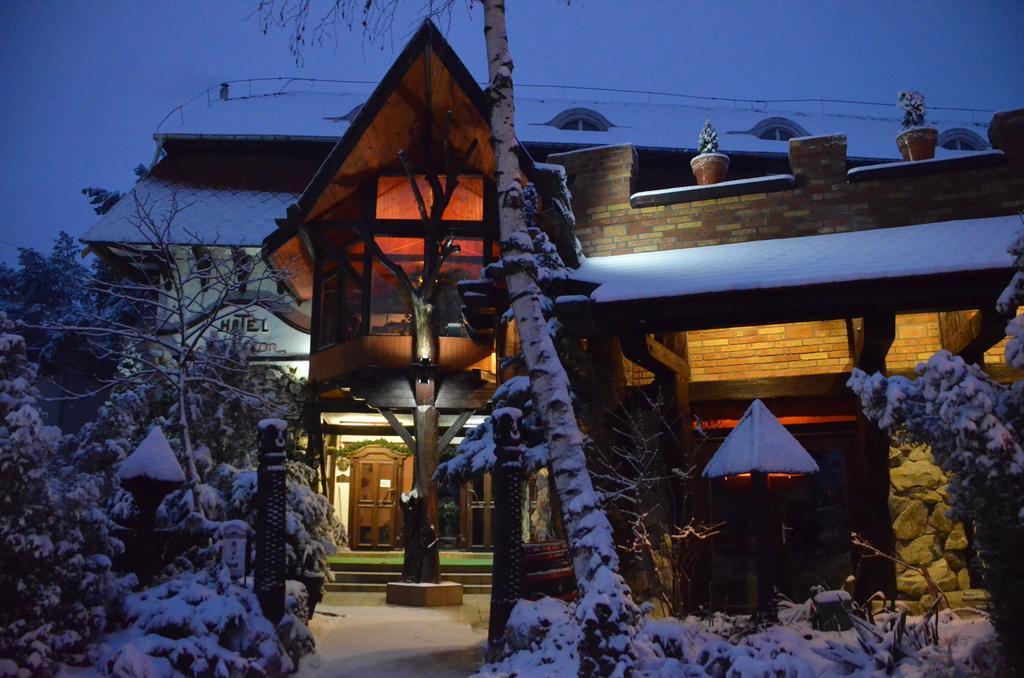 Hotel Barbizon Nyiregyhaza Exterior foto